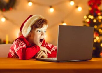 Come vestire i bambini per Natale: suggerimenti e tendenze